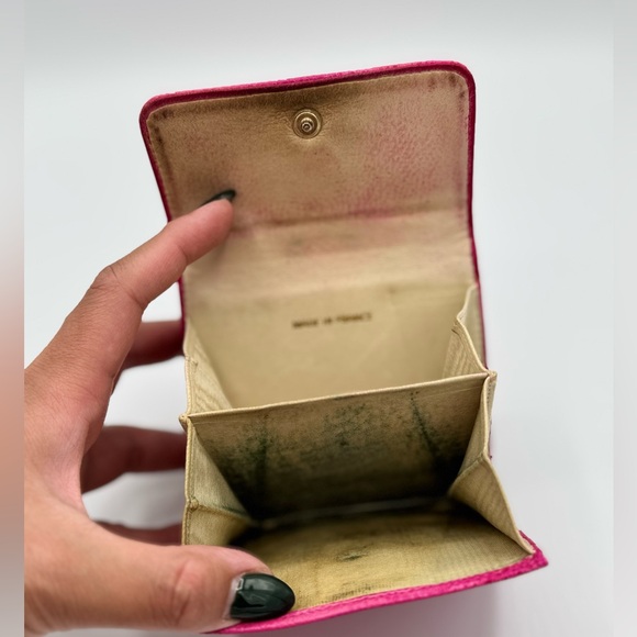 Chanel Caviar Vintage Compact Wallet - Picture 9 of 11